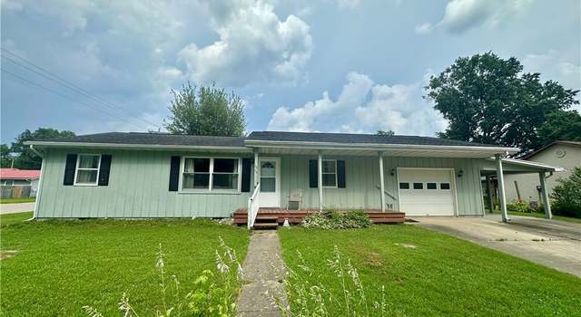 Photo of 1313 Lynwood Pl, Marshall, IL 62441
