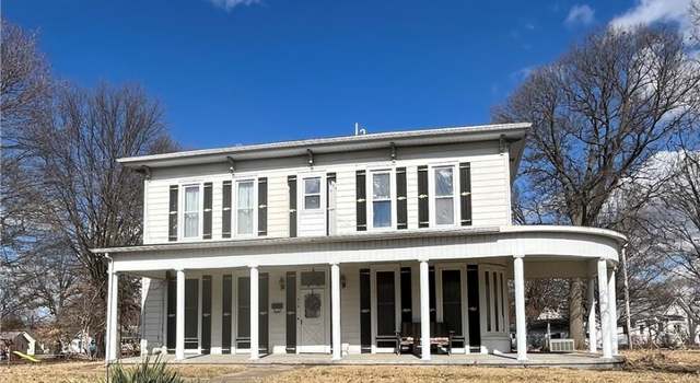 Photo of 510 Prairie St, Paris, IL 61944
