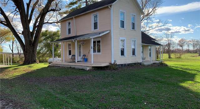 Photo of 2427 1600th Ave, Altamont, IL 62411