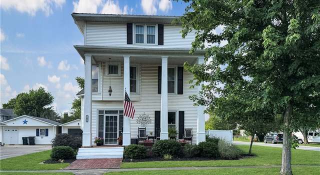 Photo of 106 E Adams Ave, Casey, IL 62420