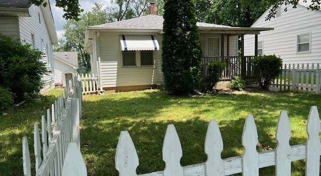 Photo of 912 E Henderson Ave, Decatur, IL 62521