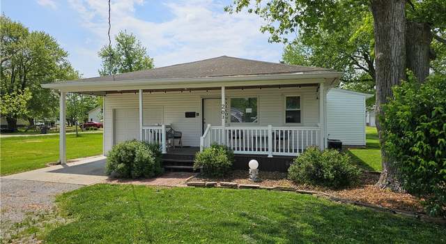 Photo of 203 NW 4th St, Casey, IL 62420