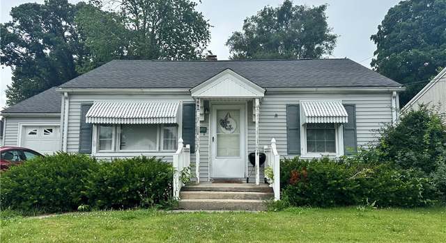 Photo of 648 Woodlawn Ave, Mattoon, IL 61938