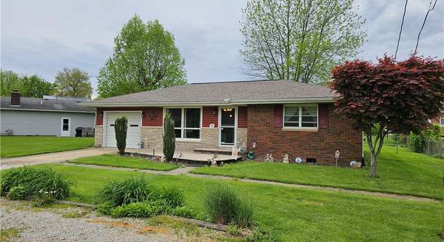 Photo of 207 S Broadway St, Greenup, IL 62428