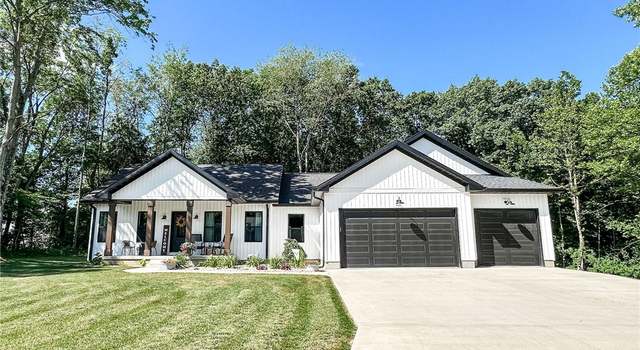 Photo of 3 Wood Ridge Ln, Marshall, IL 62441