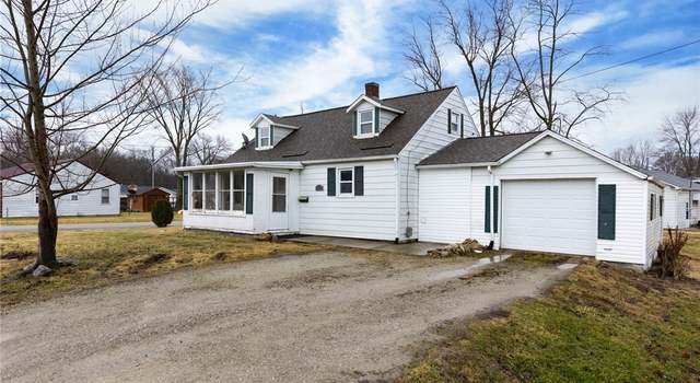 Photo of 707 Dogwood Ave, Effingham, IL 62401
