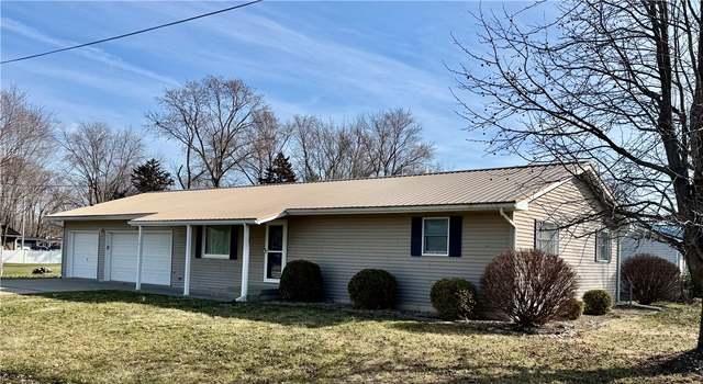 Photo of 804 Halley St, Newton, IL 62448