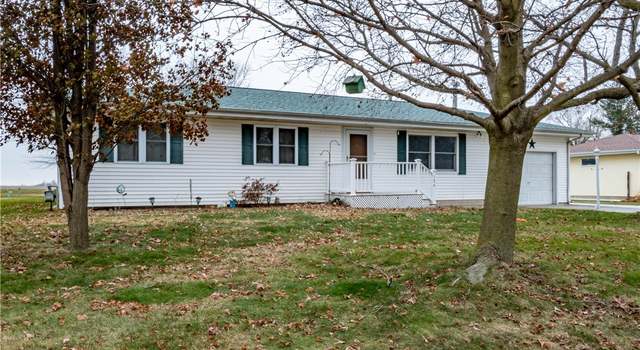 Photo of 104 E Maple St, Latham, IL 62543