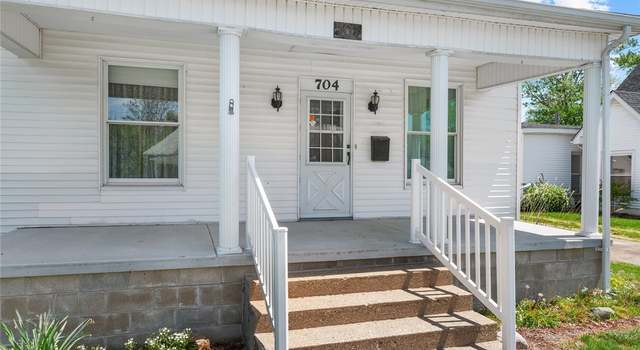 Photo of 704 N Main St, Paris, IL 61944
