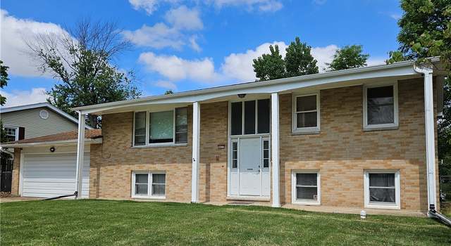 Photo of 4027 N Buckingham Dr, Decatur, IL 62526