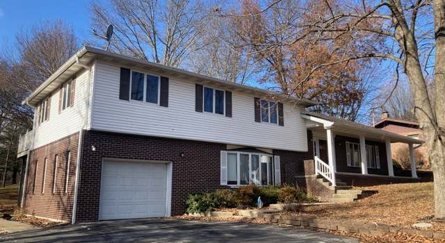 Photo of 301 N Hutton Dr, Newton, IL 62448