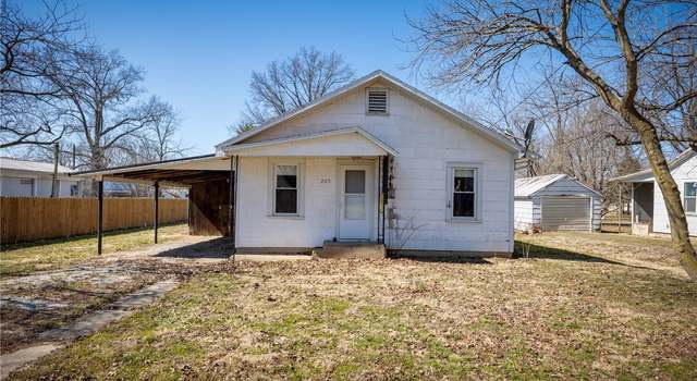 Photo of 205 Charles St, Beecher City, IL 62414