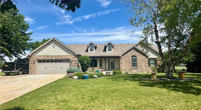 Photo of 916 Lakeshore Dr, Tuscola, IL 61953