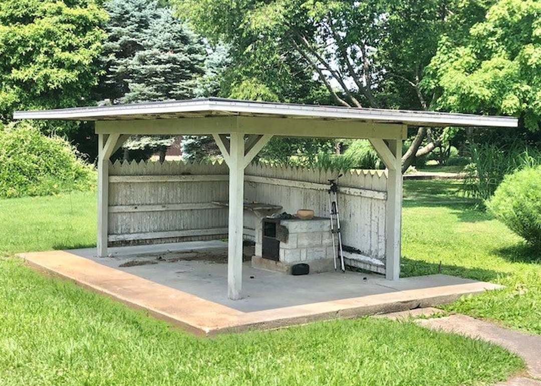 900 W Cumberland Rd, St Elmo, IL 62458