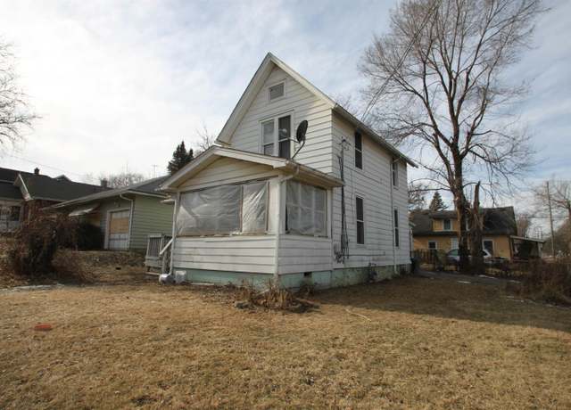 Property at 322 Soper Ave, Rockford, IL 61101, 3 beds, 1 bath