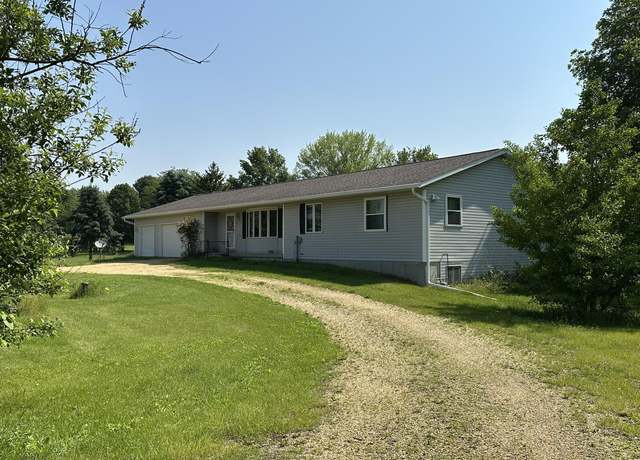 Property at 303 Pearl St, Baileyville, IL 61007, 3 beds, 3 baths