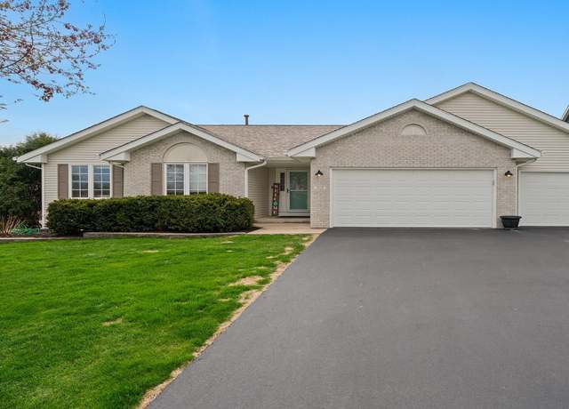 Property at 372 Ivyleaf Court Ct, Roscoe, IL 61073, 3 beds, 2.5 baths