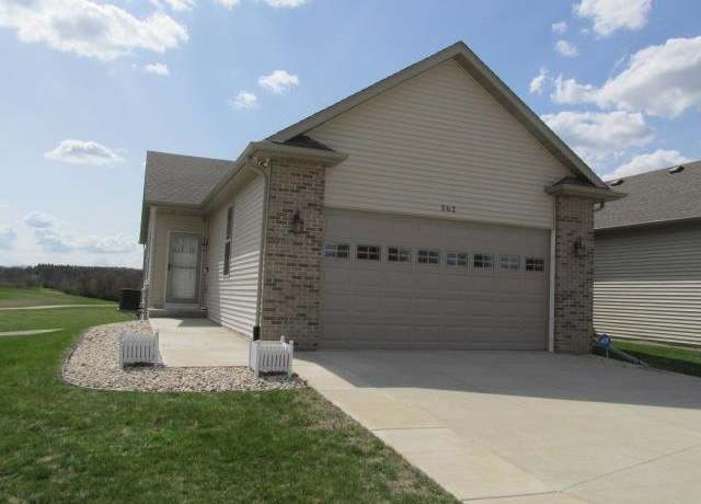 Property at 562 Rye Ridge Ct, Freeport, IL 61032, 3 beds, 3 baths