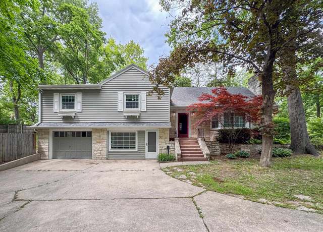 Property at 124 Palm Ave Ave, Rockford, IL 61107, 4 beds, 2.5 baths