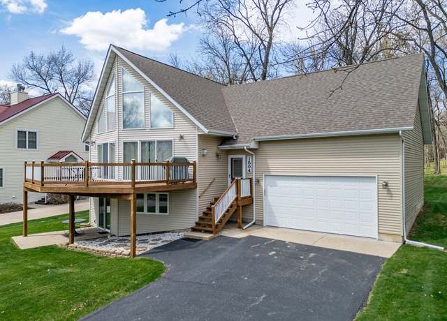 Property at 1504 Pier Dr, Lake Summerset, IL 61019, 4 beds, 3 baths