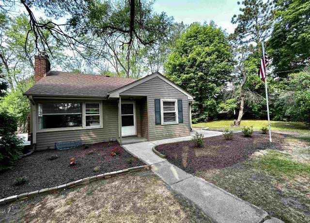 Property at 4713 East Lawn Dr, Rockford, IL 61108, 2 beds, 1 bath
