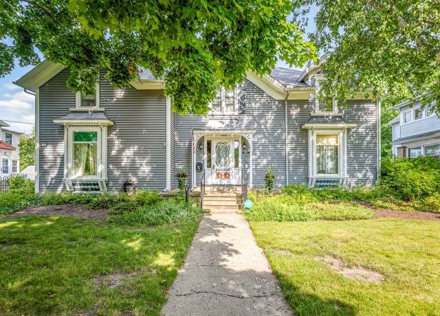 Property at 1004 Pearl St, Belvidere, IL 61008, 4 beds, 2.5 baths