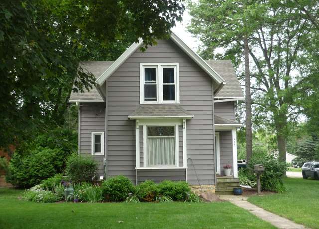 Property at 444 Franklin St, Belvidere, IL 61008, 3 beds, 1.5 baths
