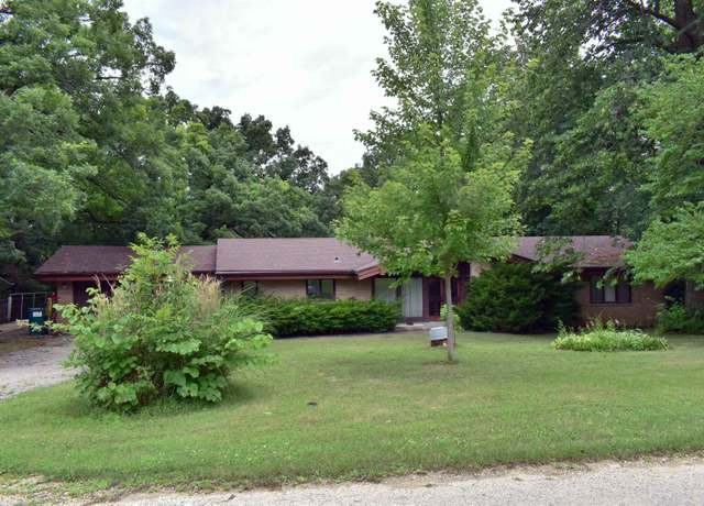 Property at 4717 Quarry Ridge Trl, Rockford, IL 61101, 5 beds, 3 baths