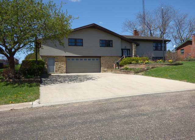 Property at 532 S Ward St, Stockton, IL 61085, 4 beds, 3 baths