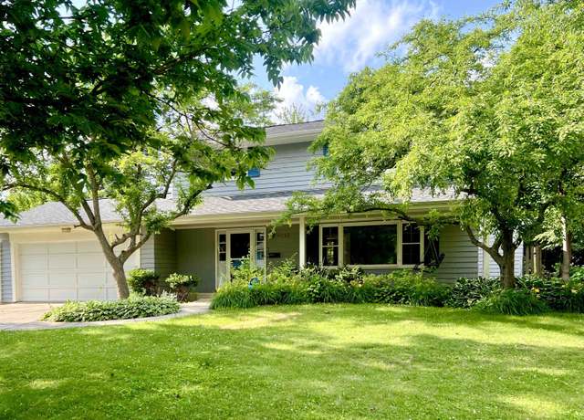 Property at 4210 Villa Wood Cir, Rockford, IL 61107, 3 beds, 1.5 baths