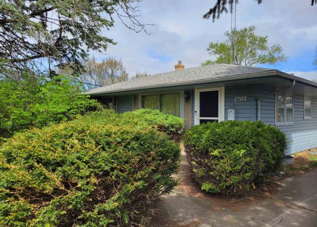 Property at 3212 Seward Ave, Rockford, IL 61108, 3 beds, 1.5 baths