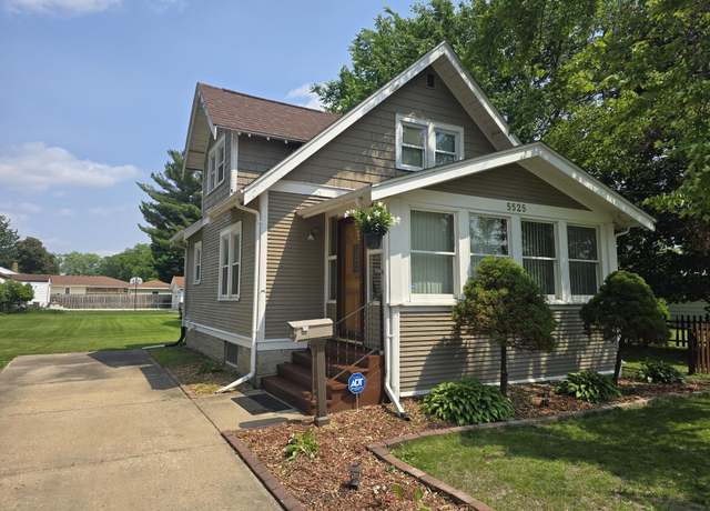 Property at 5525 East Dr, Loves Park, IL 61111, 3 beds, 1 bath