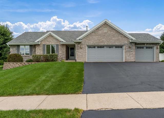 Property at 1155 University Pkwy, Rockton, IL 61072, 4 beds, 3.5 baths
