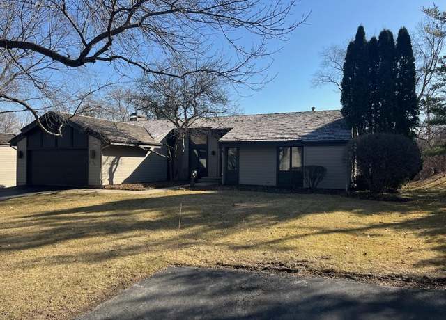 Property at 5450 Winding Creek Dr, Rockford, IL 61114, 4 beds, 3 baths