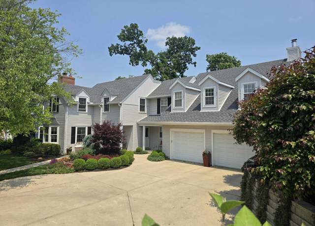 Property at 811 Paris Ave, Rockford, IL 61107, 4 beds, 2.5 baths