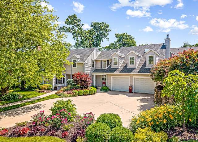 Property at 811 Paris Ave, Rockford, IL 61107, 4 beds, 2.5 baths
