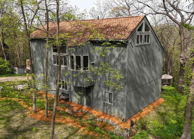 Property at 5 Cayuga Trl, Galena, IL 61036, 2 beds, 2 baths