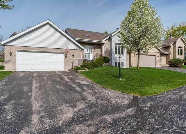 Property at 422 Village Wood Ln Ln, Rockton, IL 61072, 3 beds, 3 baths