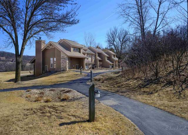Property at 26 Poplar Ridge Dr, Galena, IL 61036, 1 bed, 2 baths
