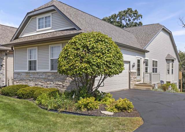Property at 11823 River Hills Pkwy, Rockton, IL 61072, 3 beds, 3 baths