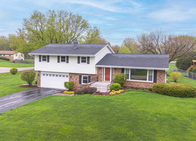 Property at 1083 Palau Pkwy, Rockford, IL 61108, 4 beds, 2 baths