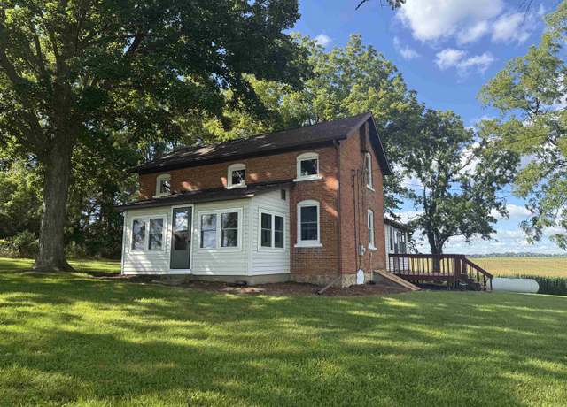 Property at 2368 W Winneshiek Rd, Freeport, IL 61032, 3 beds, 1 bath