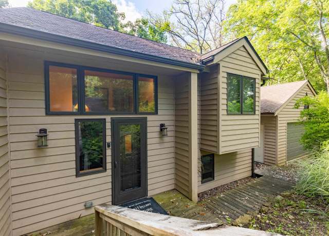 Property at 18 Talisman Trce, Galena, IL 61036, 3 beds, 2.5 baths