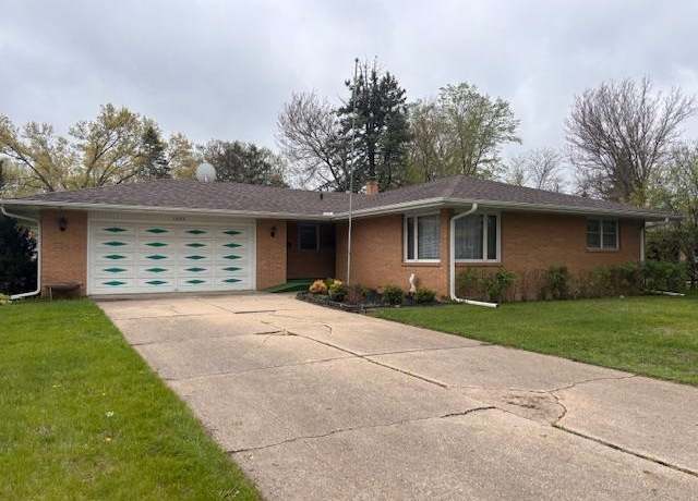 Property at 1302 Campus Hills Blvd, Rockford, IL 61103, 3 beds, 2.5 baths