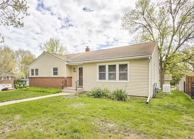 Property at 533 Hilton Ave, Rockford, IL 61107, 3 beds, 2 baths