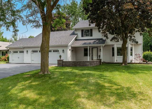 Property at 219 Echo Dr, Rockton, IL 61072, 4 beds, 3.5 baths