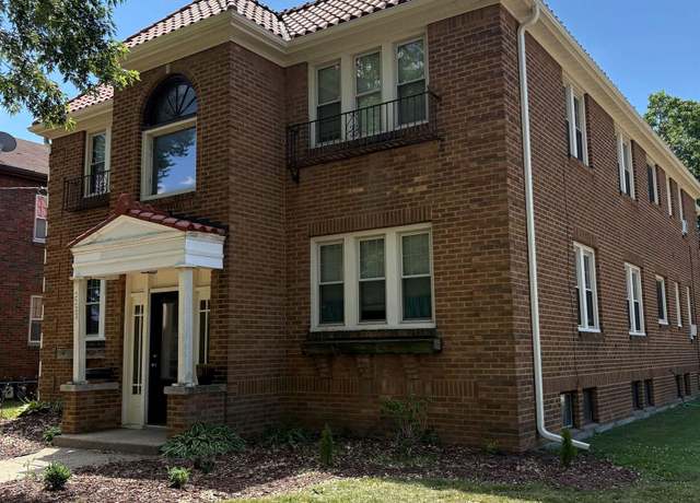 Property at 2222 Hancock St, Rockford, IL 61103, 4 beds, 4 baths
