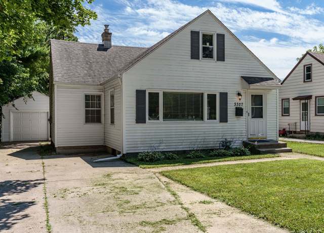 Property at 3327 Broadway, Rockford, IL 61108, 3 beds, 1.5 baths
