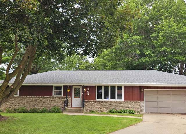 Property at 505 Blossom Ct, Machesney Park, IL 61115, 3 beds, 1.5 baths