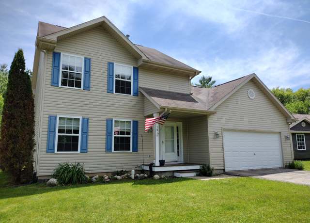 Property at 131 SE Liverpool Dr, Poplar Grove, IL 61065, 3 beds, 1.5 baths